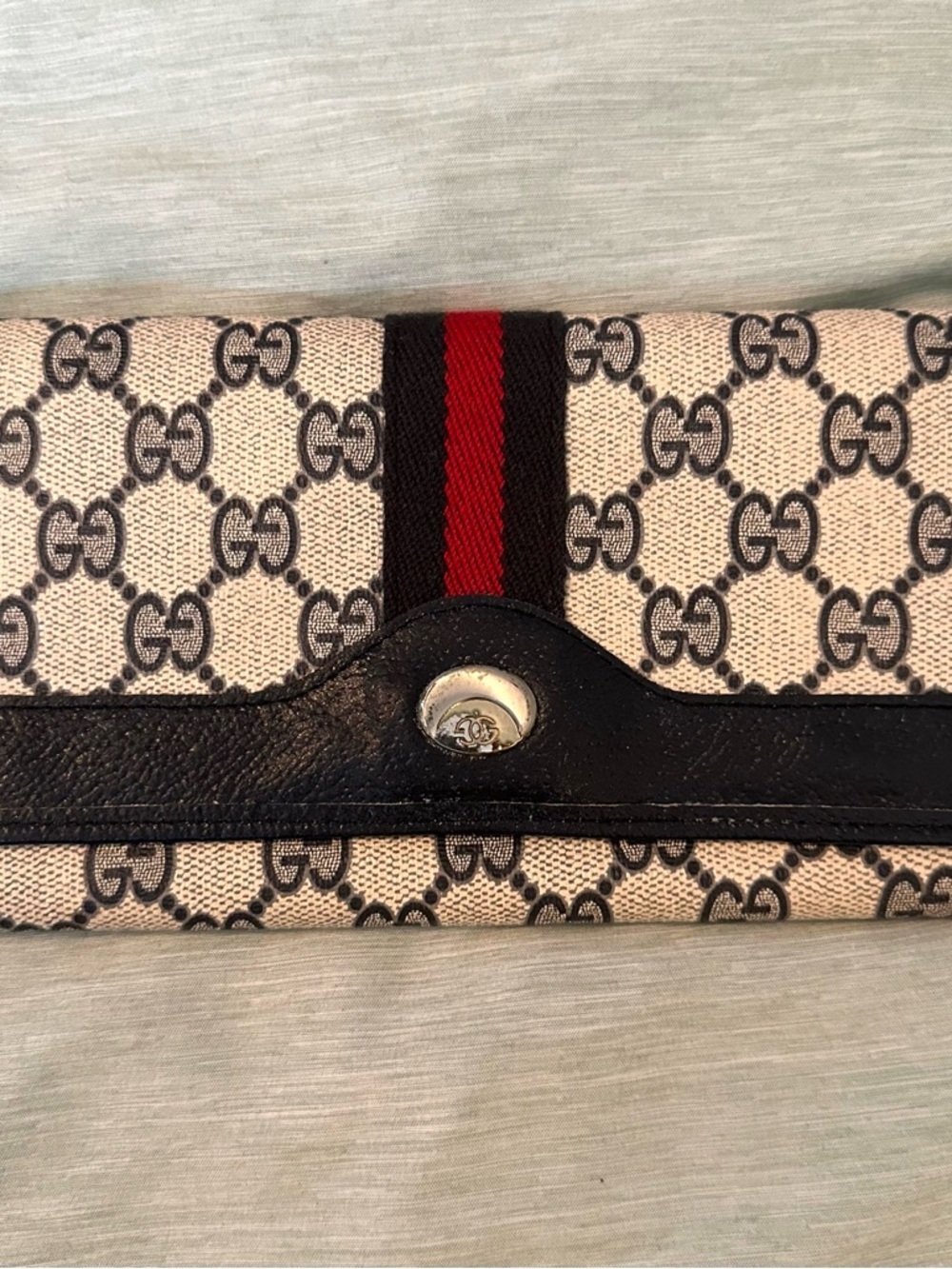 Vintage Gucci Navy Blue Wallet Monogram GG Kiss Lock Compartments Card Slots - Picture 1 of 15